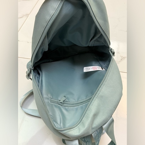 Gymshark Men's Gray Backpack - Picture 4 of 4